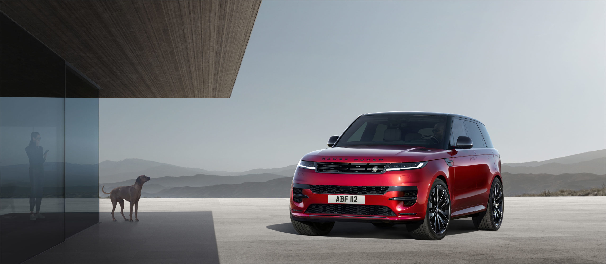 Der neue Range Rover Sport feiert spektakuläre Weltpremiere mit der atemberaubenden Bezwingung einer Talsperrenmauer