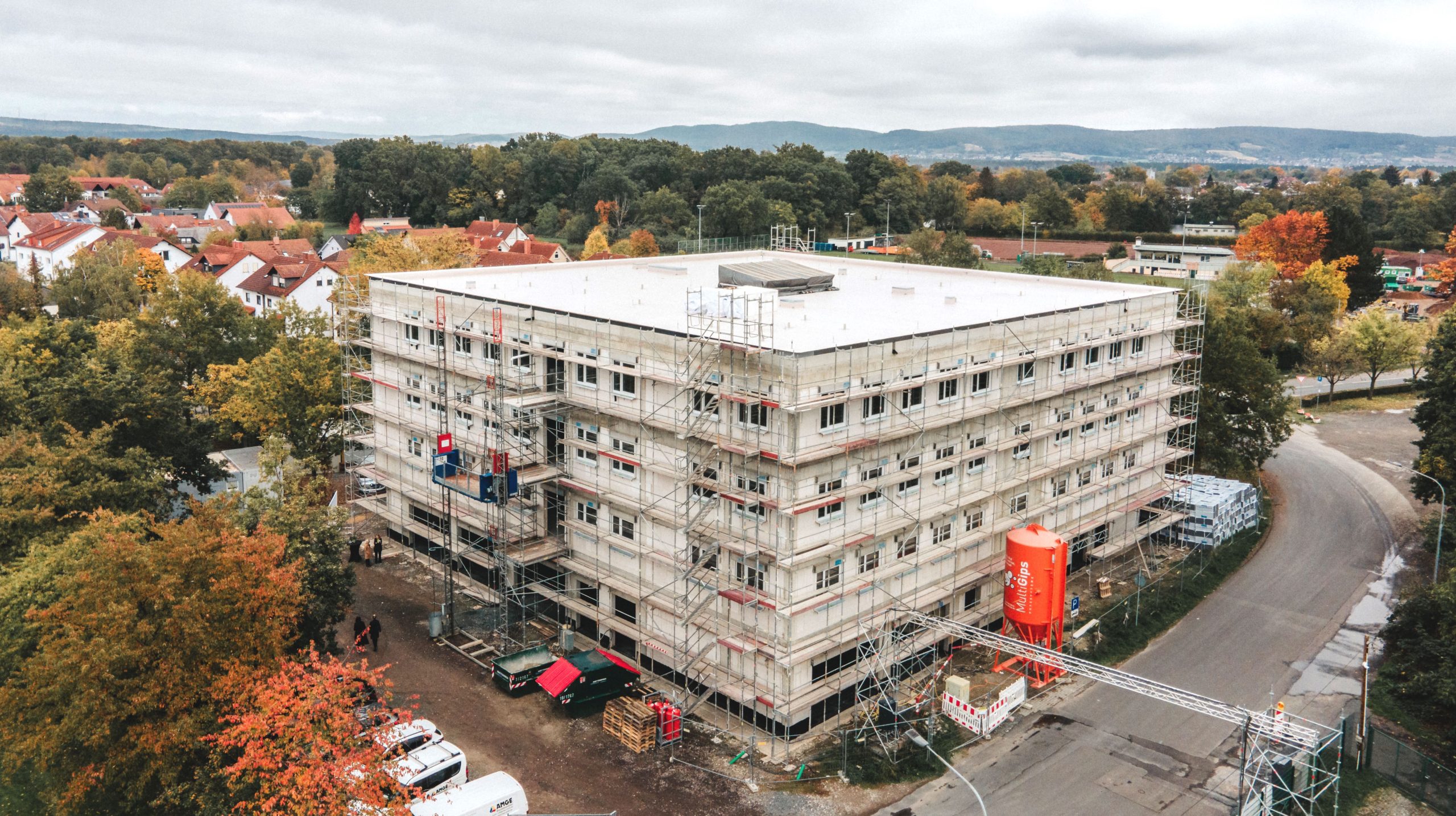 Neues Ärzte- und Gesundheitszentrum der IWG-Gruppe MEDZENTRUM Großkrotzenburg Richtfest bietet Auftakt der Investitionsphase für den Immobilienfonds MEDZENTRUM Deutschland Unua